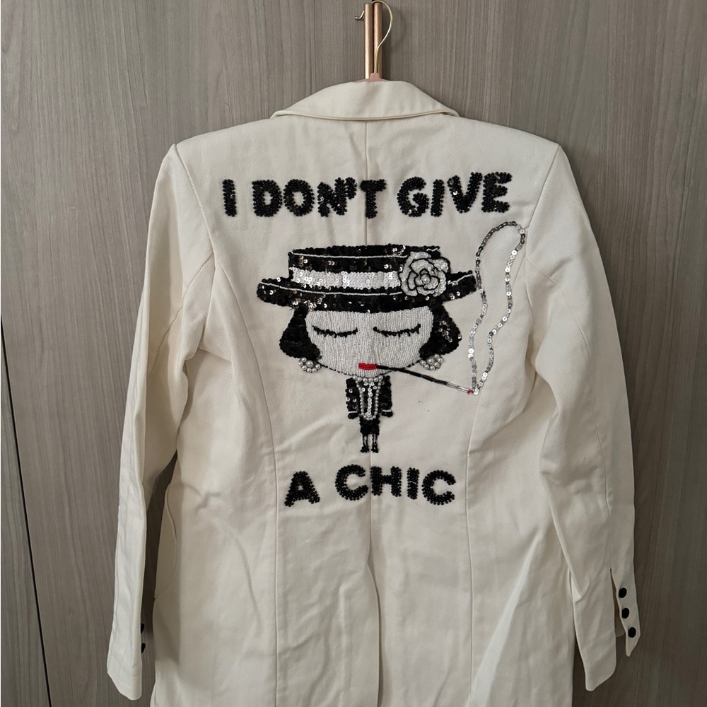 Chic White Blazer Set with Sequin Design